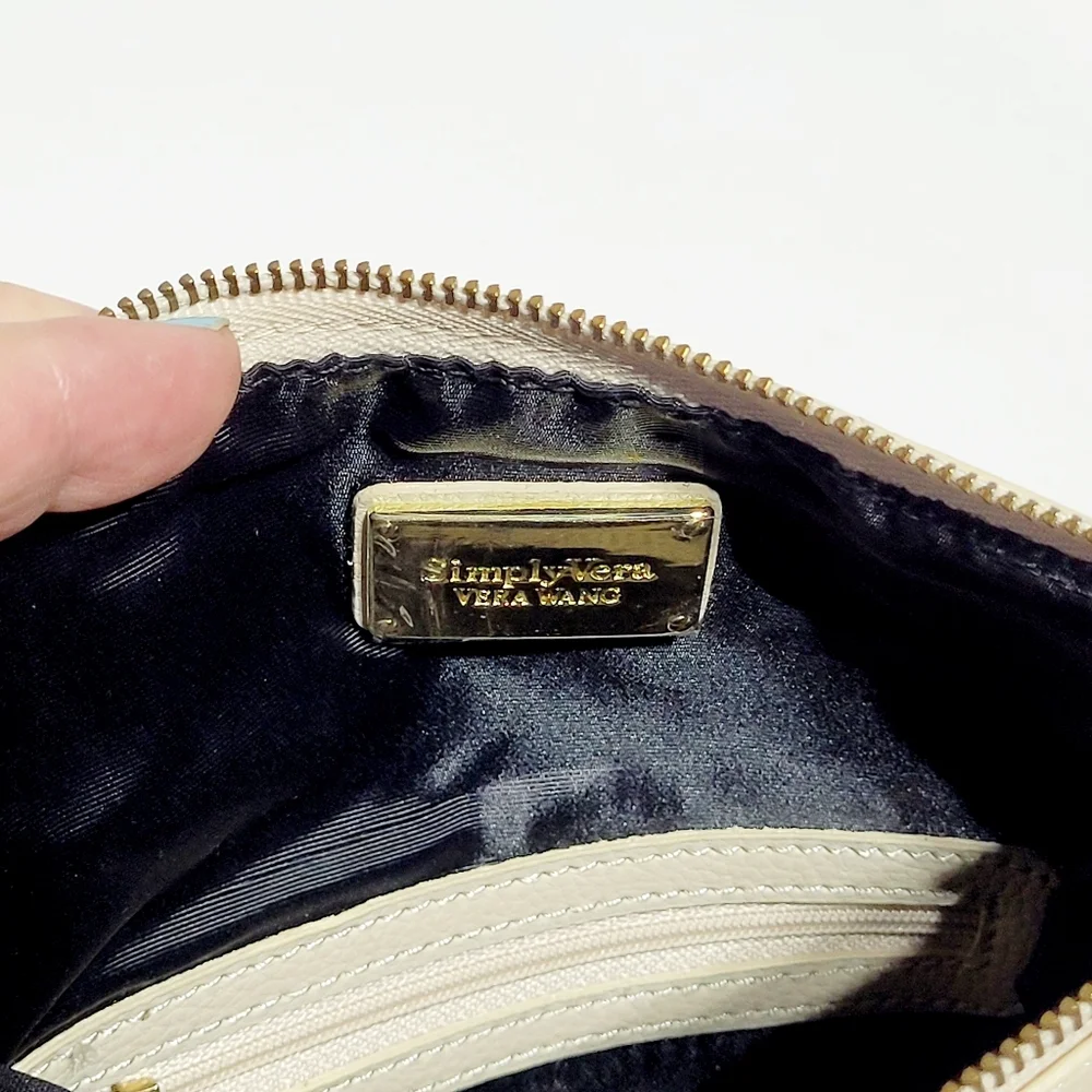 NWOT Ivory Brocade Wristlet Clutch